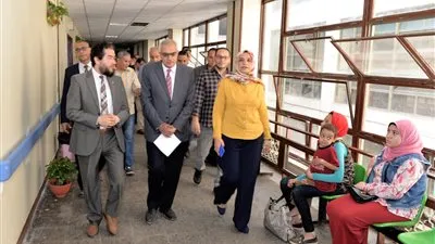 رئيس جامعة المنصورة يتفقد ما تم انجازه بتطوير الوحدات والأقسام بمستشفى الأطفال 