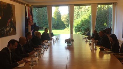 وزير الخارجية يدعو رئيسة كرواتيا لزيارة مصر في أقرب فرصة