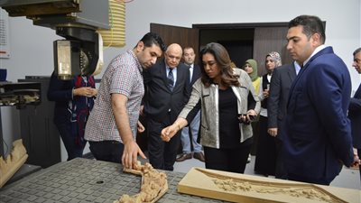 محافظ دمياط: استخدام التقنيات الحديثة لتوطين صناعة الأثاث بالمحافظة