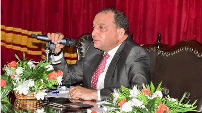 رئيس جامعة بني سويف يبحث تطبيق 
