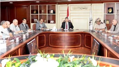 الموافقة على 827 طلب تقنين وتحرير 156 عقد لأراضي الدولة ببني سويف (صور)