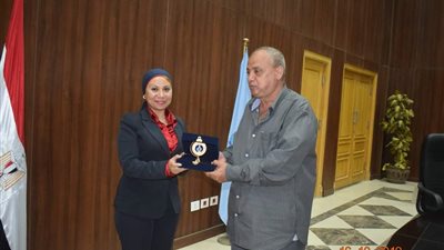 البحر الأحمر تكرم رئيس مجلس مدينة الغردقة لبلوغه سن التقاعد (صور) 