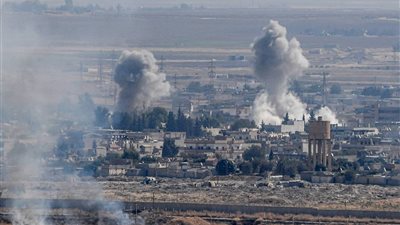 اندلاع حرائق في رأس العين السورية جراء القصف التركي