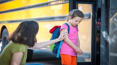 كيفية حل مشكلة عدم حب طفلك للمدرسة في 5 خطوات 