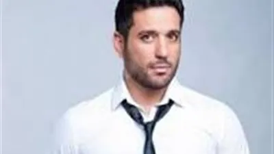 حسن الرداد يروج لمسرحية