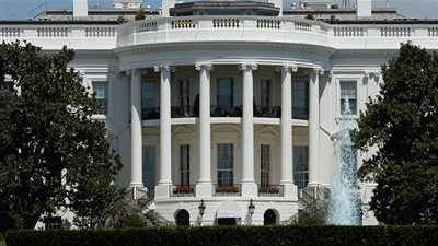 البيت الأبيض: قد يدعو الرئيس الأمريكي نطيره بوتين لحضور قمة 