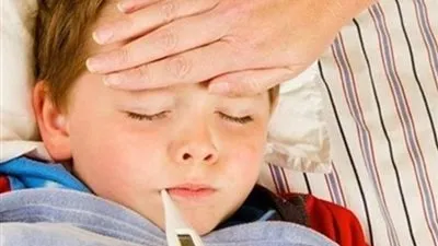 استشاري طب أطفال: الالتهاب السحائي الكبار أيضا.. وهذه أعراضه