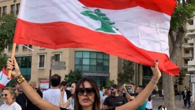 نادين نجيم تعلن تأيدها للانتفاضة لبنان وتشارك في الاحتجاجات