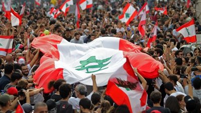 هل تطيح الاحتجاجات في لبنان بحكومة 