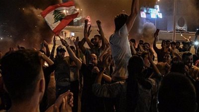 ابنة الرئيس اللبناني تصرخ بعد محاولة اقتحام القصر الرئاسي: أبي منزعج