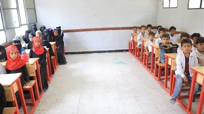 الإمارات تدعم اليمن بمعدات و مستلزمات مدرسية   