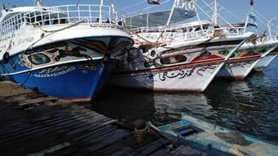 الإفراج عن ٨ مراكب صيد دمياطية كانت محتجزة في العريش (صور)