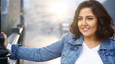 مي كساب تعاني من قسوة بعض الجمهور.. وهكذا كان ردها على تعليق مسئ (فيديو)