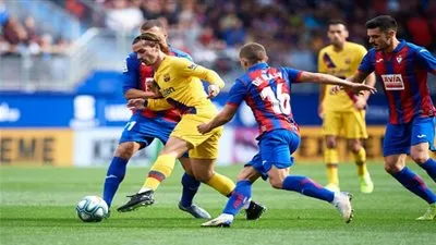 جريزمان يفك عقدته خارج كامب نو (فيديو)