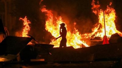 لبنان: المئات يتجمعون لليوم الثالث للمطالبة برحيل الحكومة 