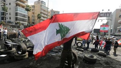 لبنان.. مسلحون مناصرون لحركة أمل يقمعون المتظاهرين  