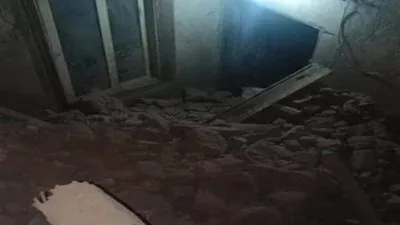 عاجل.. سقوط عقار وإخلاء اثنين آخرين في الخليفة (صور)