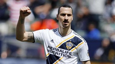 إبراهيموفيتش يكشف عن الأفضل بين مورينيو وجوارديولا