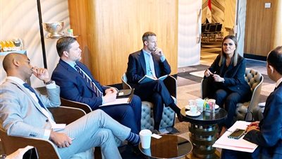 وزيرة الاستثمار تتابع مع رئيس مؤسسة التمويل سبل التعاون فى الربط الكهربائى مع افريقيا  