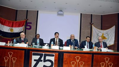 عميد زراعة عين شمس: استهلاك المواطنين من السكر 3.2 مليون طن سنويًا والفرد 32 كيلو (صور)