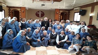 تفاصيل لقاء الأنبا باسيليوس مع راهبات إيبارشية سوهاج للكاثوليك 