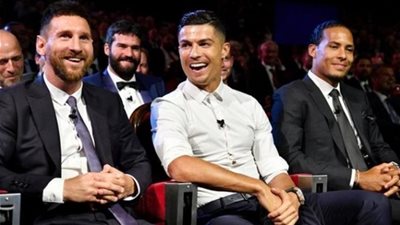 ميسي يقهر رونالدو وينفرد بعرش كرة القدم