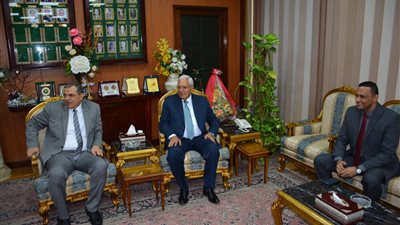 محافظ الدقهلية: بعض فرص العمل تحتاج إلى تدريب الشباب أولا 