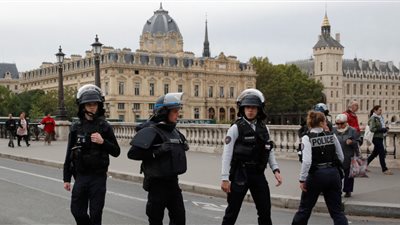 الإبلاغ عن تطرف العشرات من الشرطة الفرنسية بعد هجوم باريس