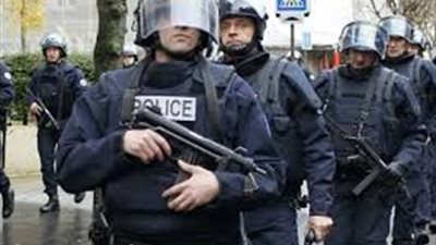 فرنسا تتهم 9 أشخاص بتمويل الإرهاب