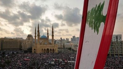 لبنان يخفض رواتب الوزراء في محاولة لتخفيف غضب المحتجين