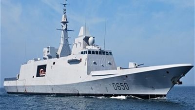 قائد القوات البحرية يكشف عن إمكانيات الفرقاطة الشبحية