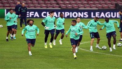 زيدان يورط رئيس ريال مدريد