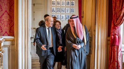 وزير الخارجية الفرنسي يستقبل 
