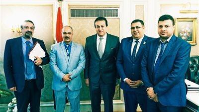 عبدالغفار يوافق على قبول أوراق التسوية الوظيفية لخريجي 