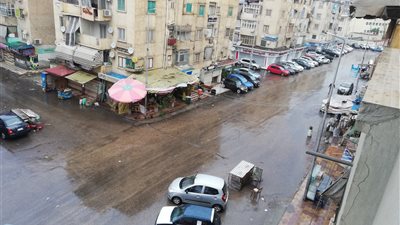 الأمطار تضرب شوارع دمياط.. ورعد وبرق في السماء (فيديو وصور)