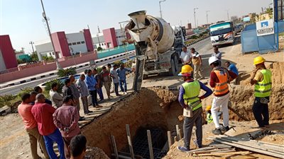  رئيس الجهاز: نقل خط مياه الشرب المتعارض مع محطة القطار الكهربائي بمدينة الشروق