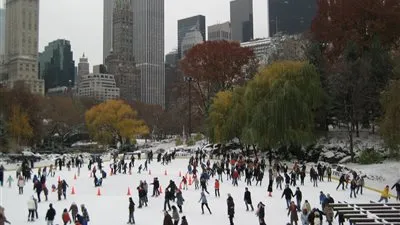 تقارير: منظمة ترامب تحذف اسمه من حلبات التزلج على الجليد في نيويورك