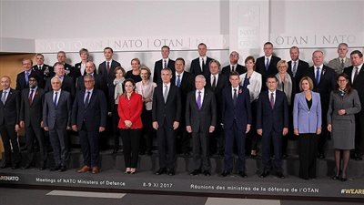 هاتشيسون: وزراء دفاع 