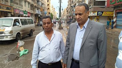 سكرتير محافظة الإسكندرية يتفقد أعمال صرف مياه الأمطار (صور)
