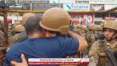 هكذا علقت أصالة على جندي التقى بوالده في مظاهرات لبنان (فيديو)
