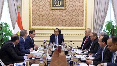 رئيس الوزراء يعقد اجتماعًا لمتابعة موقف شكاوى المواطنين من فواتير الكهرباء والمياه والغاز