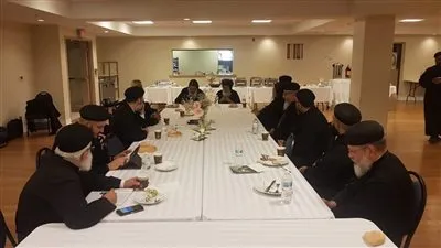 الأنبا مقار يجتمع بكهنة تورنتو (صور)