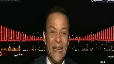 شاهد.. مقاطع فيديو تفضح تناقضات الهارب هشام عبدالله