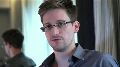 كيف أوقعت أمريكا إدوارد سنودن في الفخ؟