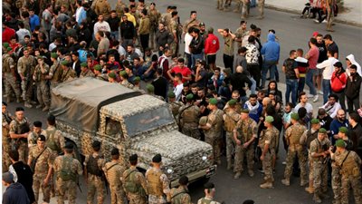 بريطانيا: يجب الاستماع إلى المحتجين في لبنان