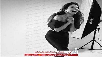 بالأبيض والأسود.. مي سليم تخطف الأنظار بإطلالتها (صورة) 
