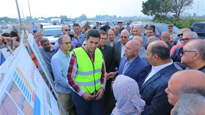 وزير النقل يتابع معدلات تنفيذ مشروع تقوية وإنشاء حارة ثالثة لتطوير طريق رافد جمصة 