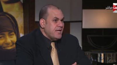 أستاذ إعلام: 