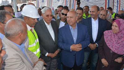 محافظ الدقهلية ووزير النقل يتفقدان أعمال كباري صهرجت وبشلا 
