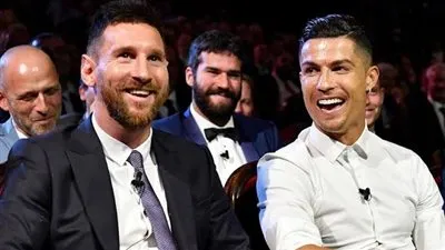 إيفرا يوضح الفارق بين رونالدو وميسي